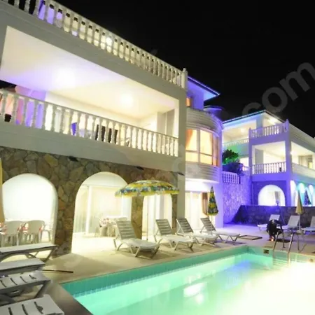 Rainbow Villas Excellent Luxury * אלאניה